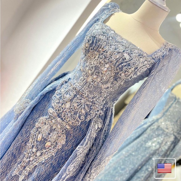 Elegant Blue Dress with Silver Embellishments - Picture 2 of 6